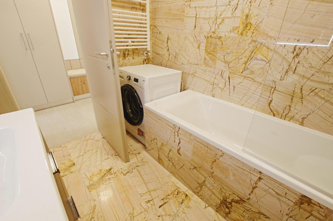 Himson-Beige Apartment ياش المظهر الخارجي الصورة